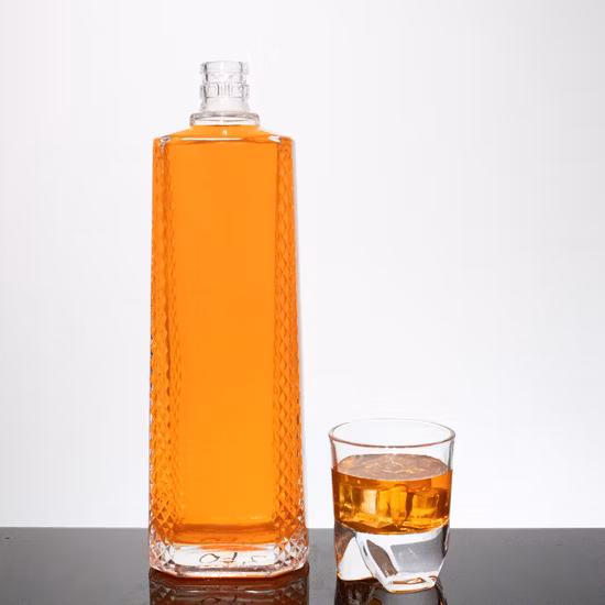 Personalizado Redondo Cuadrado Plano Alto Flint Crystal 50cl 70cl 75cl 1L 1.75L Alcohol Bebidas Licores Botella de vidrio para beber