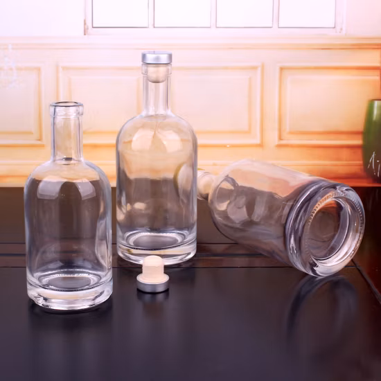 Botella de vino de vidrio transparente, negro mate, de todos los tamaños, 200 ml, 375 ml, 500 ml, 750 ml con tapón almacenado