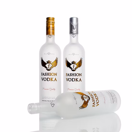 Logotipo de impresión esmerilado personalizado 750 ml Vodka Whisky Brandy Gin Tequila Spirits Botella de vidrio Botella de licor de vidrio al por mayor