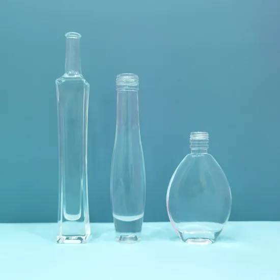 Logotipo personalizado en relieve claramente 500ml 700ml 750ml Ron/Tequila/Gin/Brandy/Ron/Whisky/Vodka Spirits Botellas de vidrio